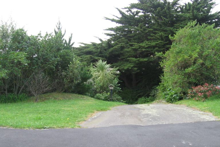 Photo of property in 2 Glen Alton Avenue, Paparangi, Wellington, 6037