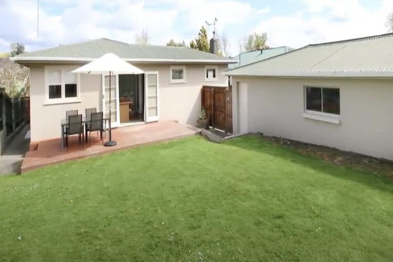 Photo of property in 11 Newcastle Street, Hokowhitu, Palmerston North, 4410