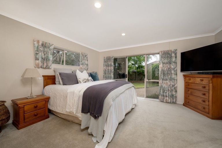 Photo of property in 103 Golfland Drive, Golflands, Auckland, 2013