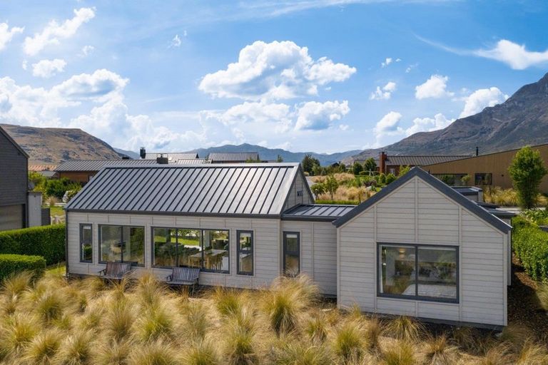 Photo of property in 28 Mckellar Drive, Jacks Point, Queenstown, 9371