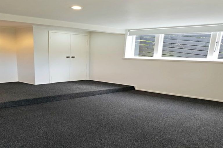 Photo of property in 92 Browns Bay Road, Rothesay Bay, Auckland, 0630