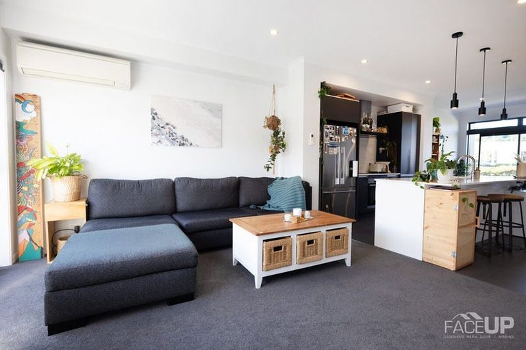 Photo of property in 10 Alexander Willis Crescent, Hobsonville, Auckland, 0616