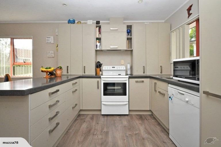 Photo of property in 4 William Hadlow Place, Hatfields Beach, Orewa, 0931