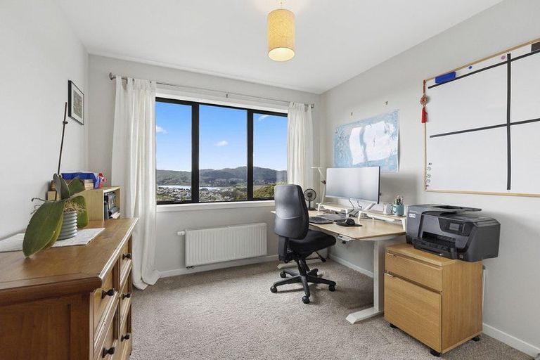 Photo of property in 75 Endeavour Drive, Whitby, Porirua, 5024