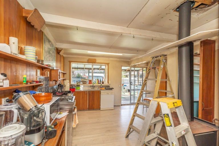 Photo of property in 40 Mako Mako Road, Levin, 5510