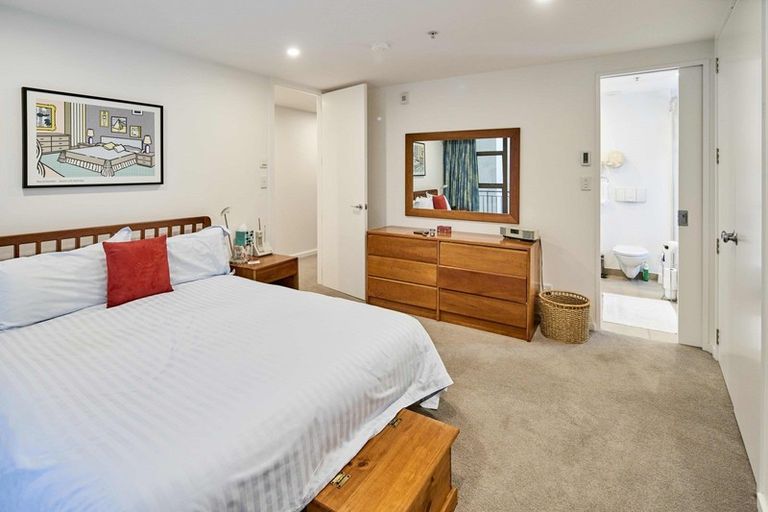 Photo of property in 5/318 Oriental Parade, Oriental Bay, Wellington, 6011