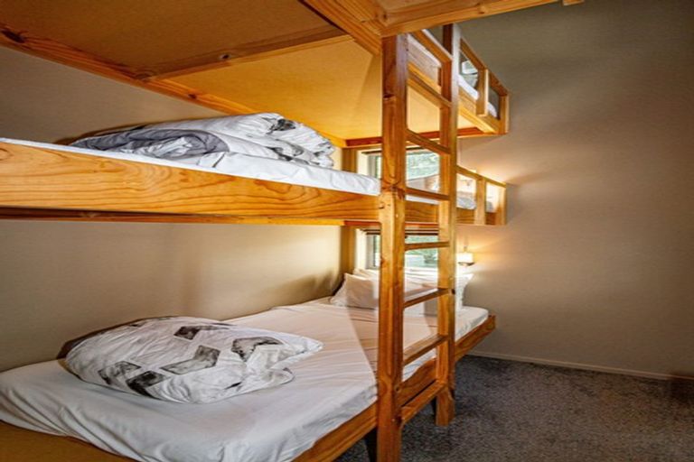 Photo of property in 100 Clyde Street, Ohakune, 4625