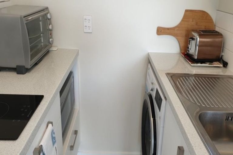 Photo of property in 8 Bovett Place, Wanaka, 9305