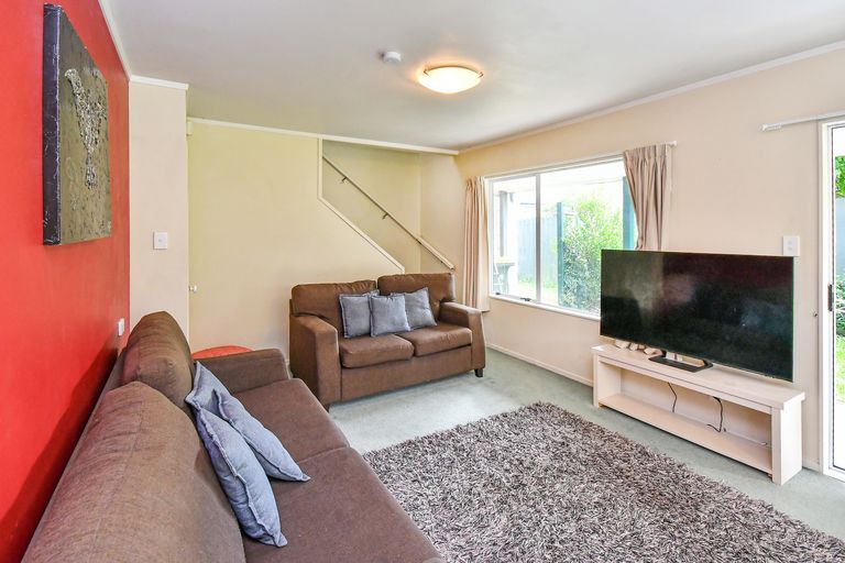 Photo of property in 56b Youngs Road, Papakura, 2110