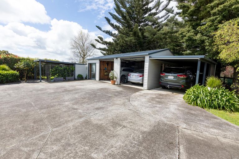 Photo of property in 1402 Glenbrook Road, Glenbrook, Waiuku, 2681