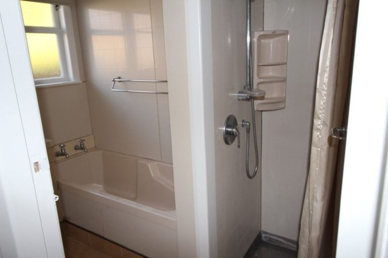 Photo of property in 3 Kent Crescent, Awapuni, Palmerston North, 4412