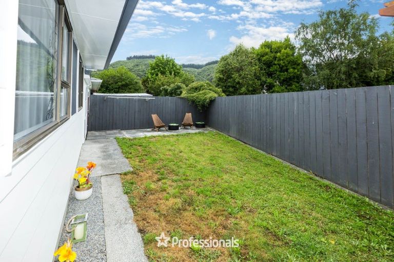 Photo of property in 12a Beryl Grove, Birchville, Upper Hutt, 5018