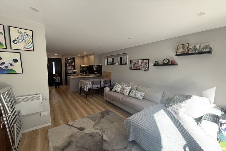 Photo of property in 25 Tokai Place, Glen Eden, 0602