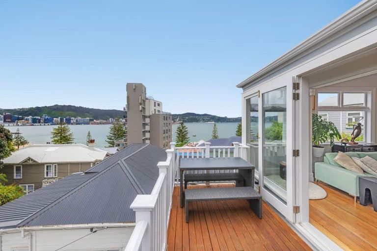 Photo of property in 11 Hay Street, Oriental Bay, Wellington, 6011