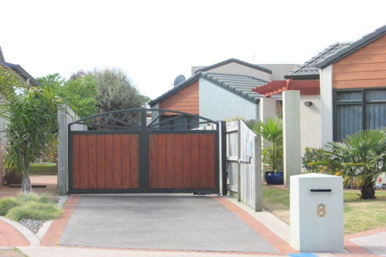 Photo of property in 8 Hinemarama Close, Papamoa Beach, Papamoa, 3118