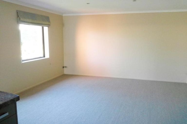 Photo of property in 3 Manuka Place, Whalers Gate, New Plymouth, 4310