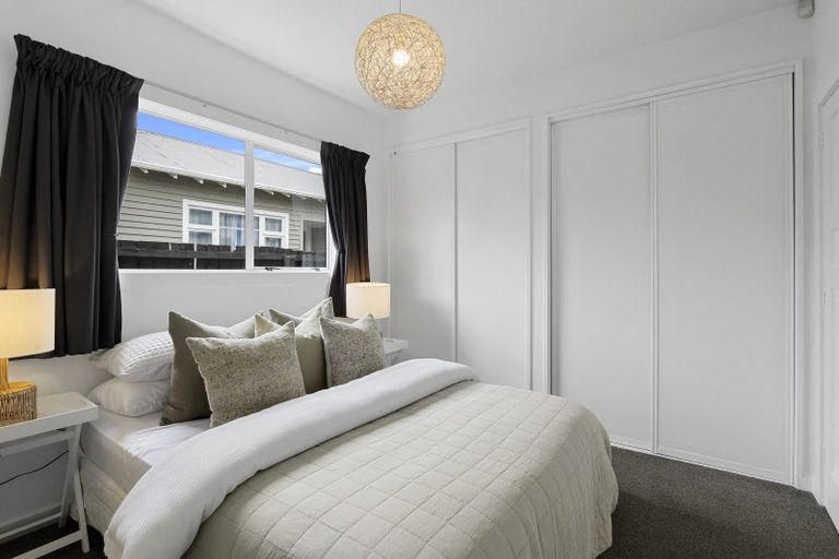 Photo of property in 130 Saint Martins Road, Saint Martins, Christchurch, 8022