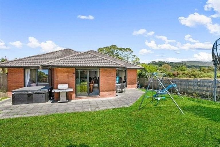Photo of property in 70 South Kensington Way, Henderson, Auckland, 0612