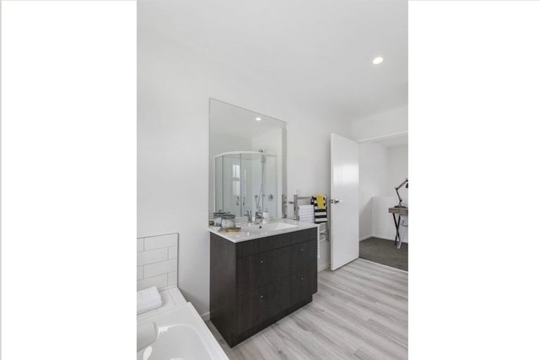 Photo of property in 51b Grassways Avenue, Pakuranga, Auckland, 2010