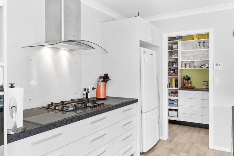 Photo of property in 13 Feist Street, Carterton, 5713