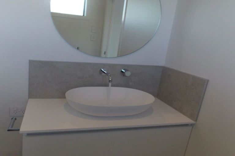 Photo of property in 18 Sardinia Grove, Fitzherbert, Palmerston North, 4410