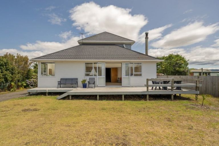 Photo of property in 16 Hannan Road, Whitianga, 3510