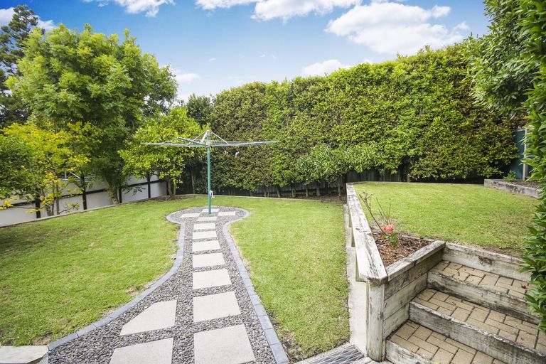 Photo of property in 24 Beauchamp Drive, Massey, Auckland, 0614