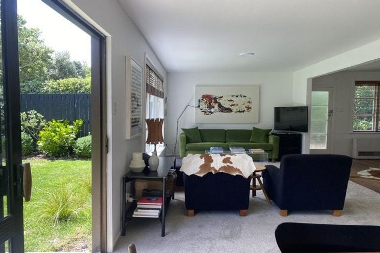 Photo of property in 47a Parkvale Road, Karori, Wellington, 6012