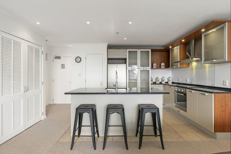 Photo of property in 314/136 Marine Parade, Mount Maunganui, 3116