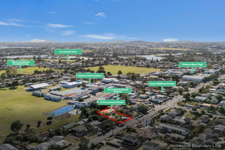 Photo of property in 21 Saint Leonards Road, Kelston, Auckland, 0602