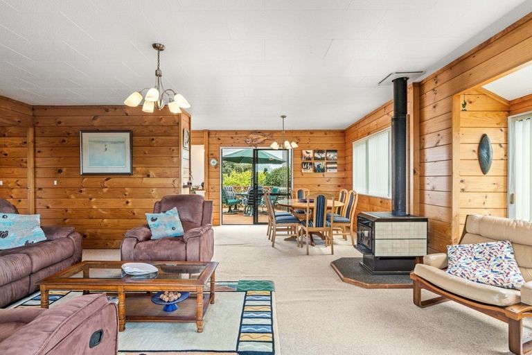 Photo of property in 12 Holiday Crescent, Mangawhai Heads, Mangawhai, 0505