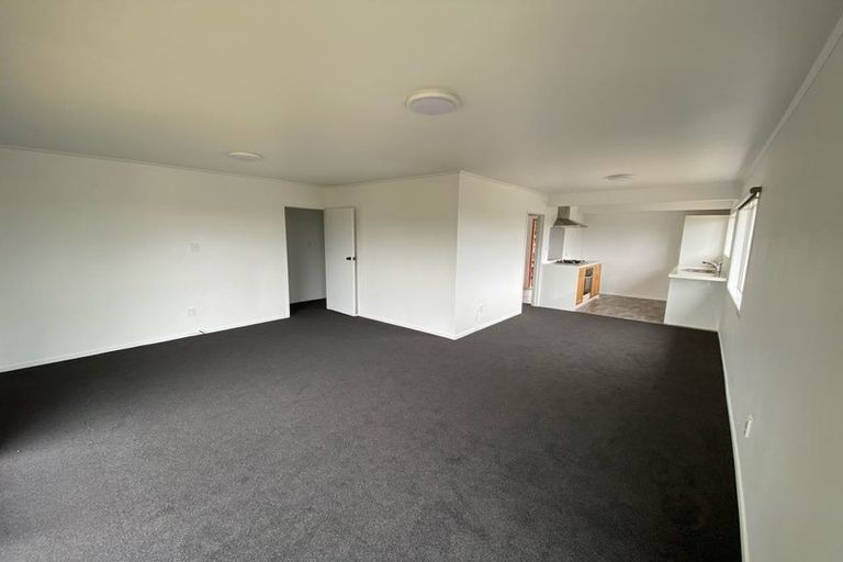 Photo of property in 27 Glen Vista Place, Bayview, Auckland, 0629