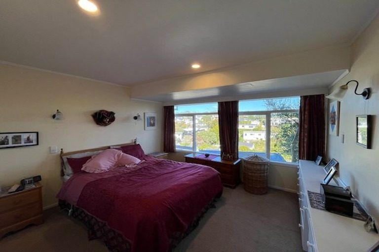 Photo of property in 18 Karachi Crescent, Khandallah, Wellington, 6035