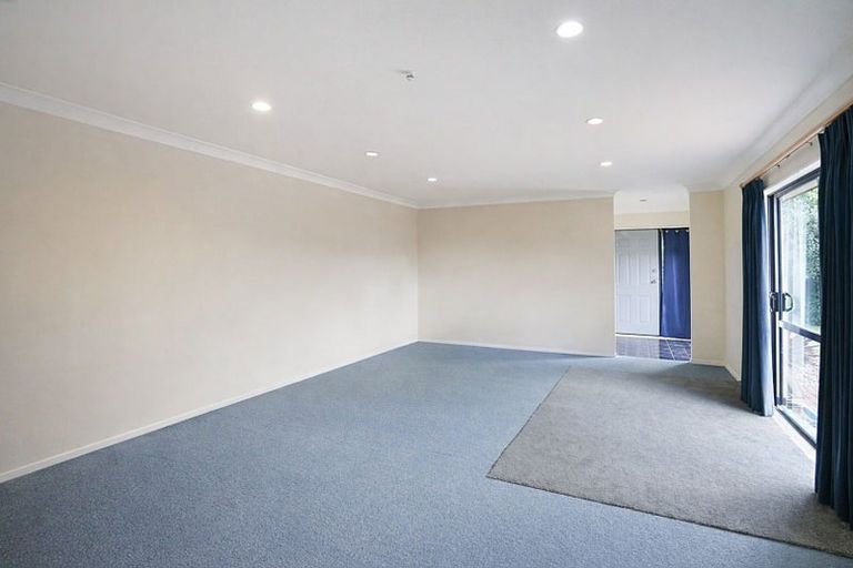 Photo of property in 21 Greig Place, Pukekohe, 2120