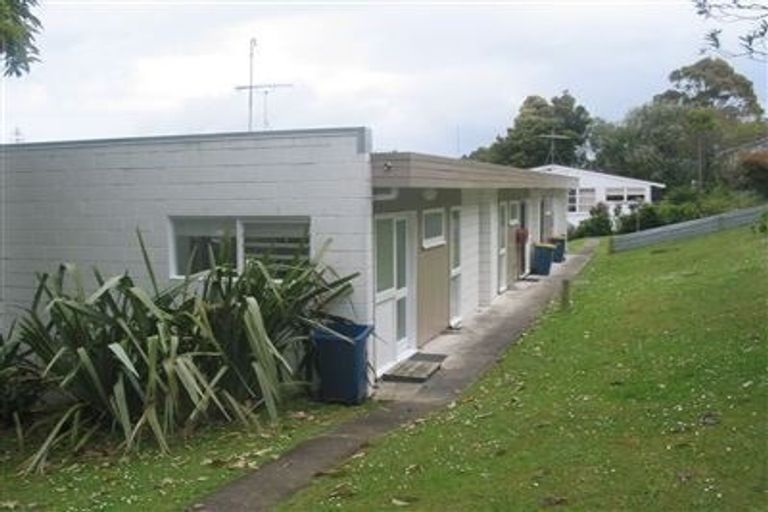 Photo of property in 2/1 Keldale Place, Forrest Hill, Auckland, 0620