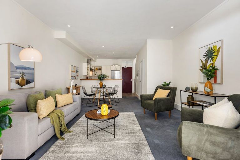 Photo of property in 2/37 Majoribanks Street, Mount Victoria, Wellington, 6011