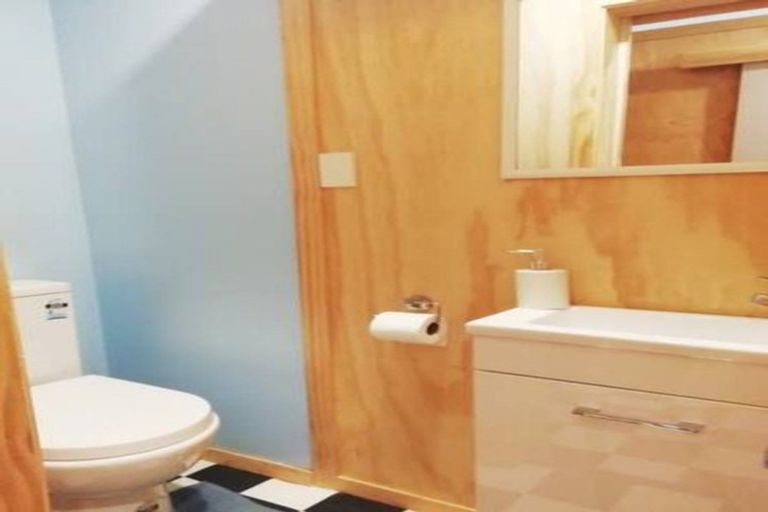 Photo of property in 26 Mackinnon Terrace, Sunshine Bay, Queenstown, 9300