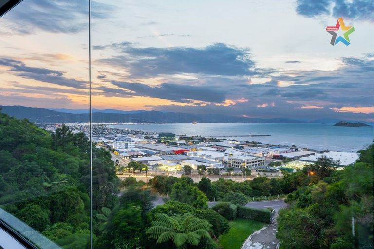 Photo of property in 18 Korokoro Road, Korokoro, Lower Hutt, 5012