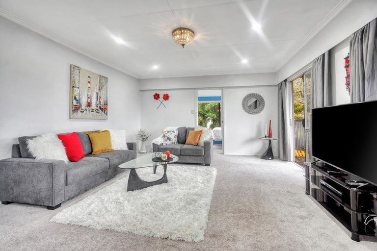 Photo of property in 2/40 Churchill Avenue, Manurewa, Auckland, 2102