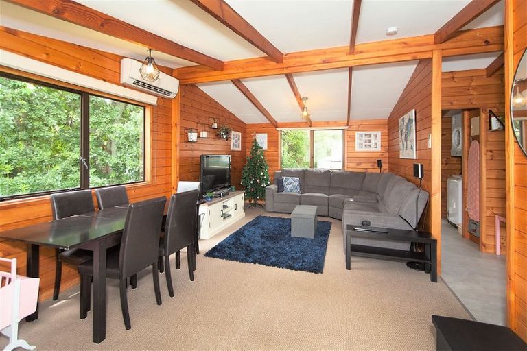 Photo of property in 15a Kereru Street, Henderson, Auckland, 0612