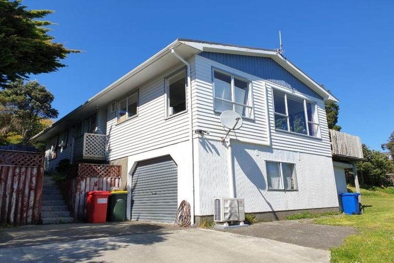 Photo of property in 121 Conclusion Street, Ascot Park, Porirua, 5024