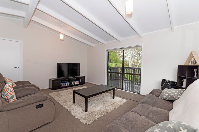 Photo of property in 2/34 Don Buck Road, Massey, Auckland, 0614