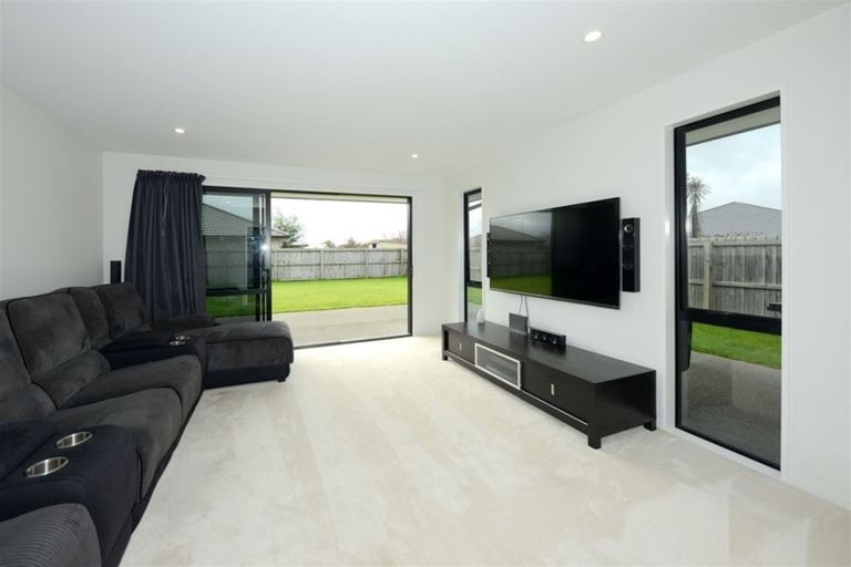 Photo of property in 6 Marble Court, Rolleston, 7614