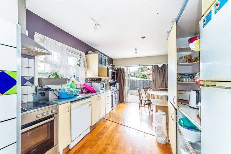 Photo of property in 26 Kereru Street, Henderson, Auckland, 0612