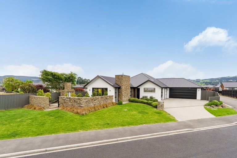 Photo of property in 18 Caledonia Drive, Mosgiel, 9024