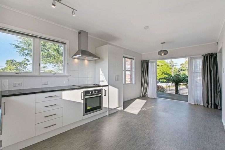 Photo of property in 8 Sterling Avenue, Manurewa East, Auckland, 2102