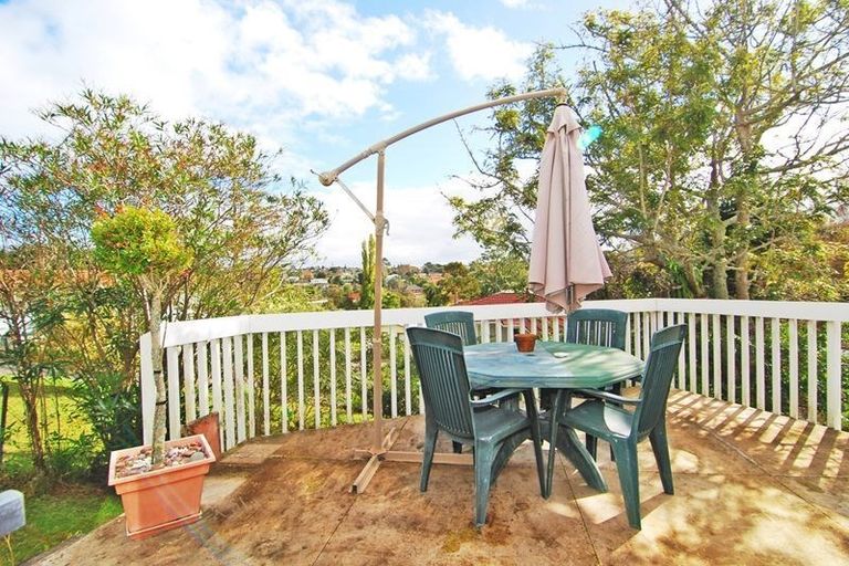 Photo of property in 24 Madison Place, Forrest Hill, Auckland, 0620