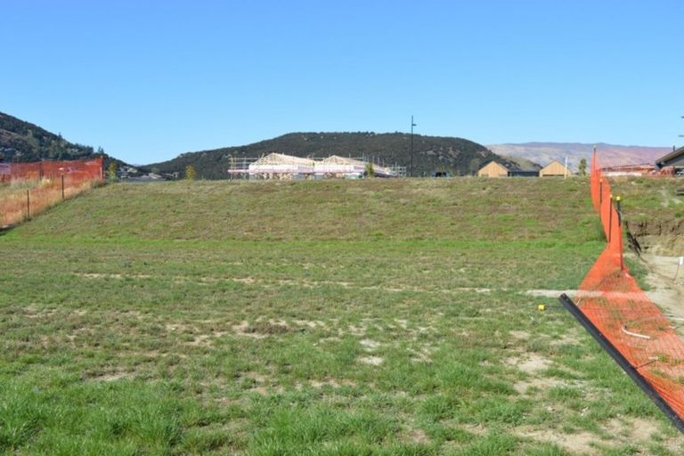 Photo of property in 41 Obelisk Street, Wanaka, 9305