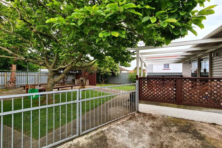 Photo of property in 31 Crewe Crescent, Hokowhitu, Palmerston North, 4410