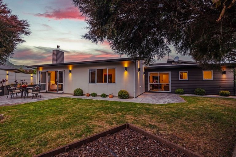 Photo of property in 22 Tennyson Avenue, Kelvin Grove, Palmerston North, 4414